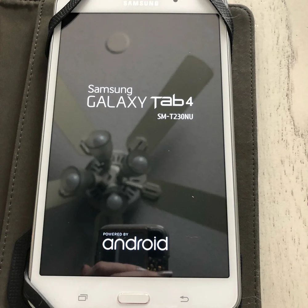 Samsung galaxy tablet 4 powered by Android